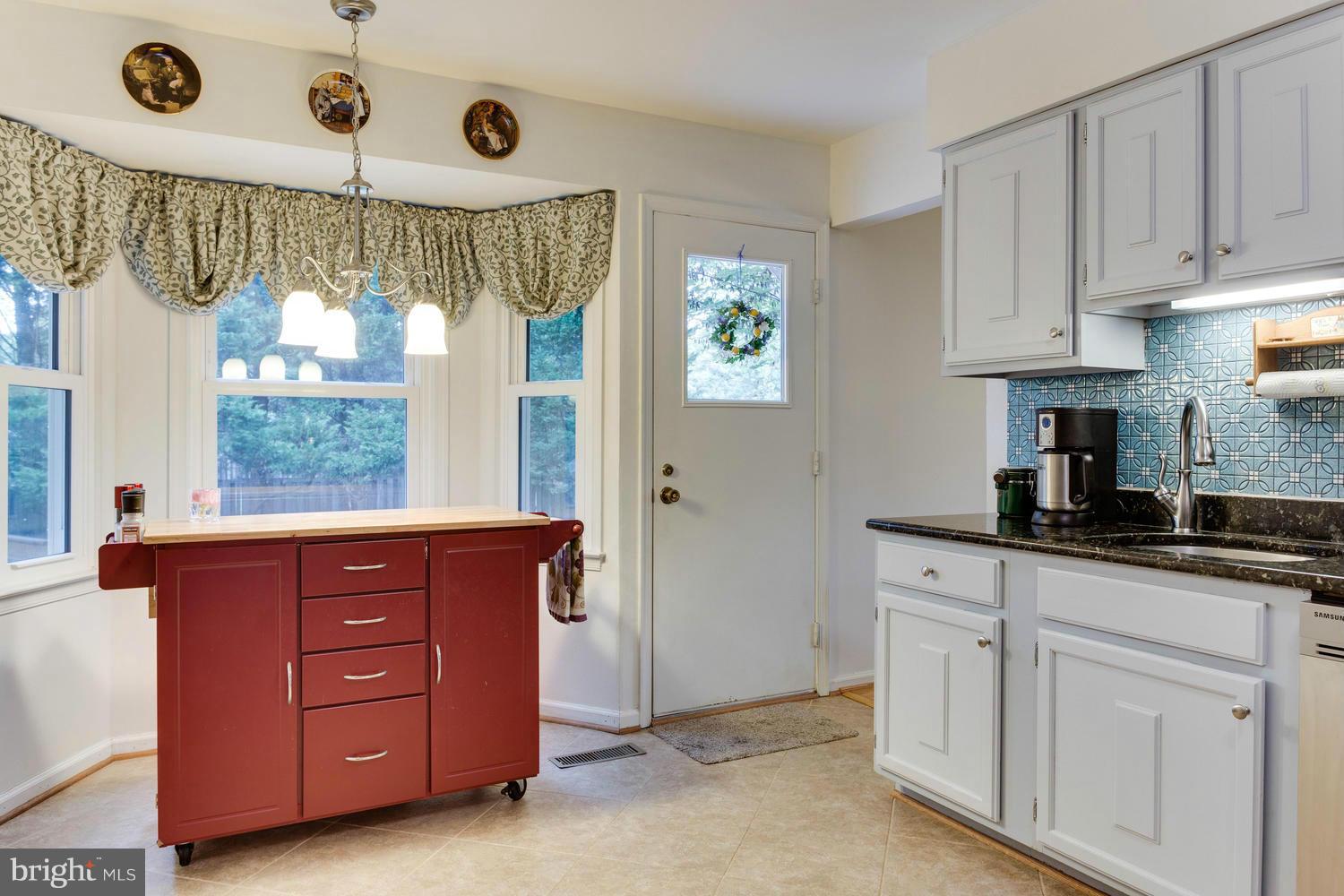 7132 Hamor Lane Springfield, VA 22153 - Photo 11 of 30 Kitchen