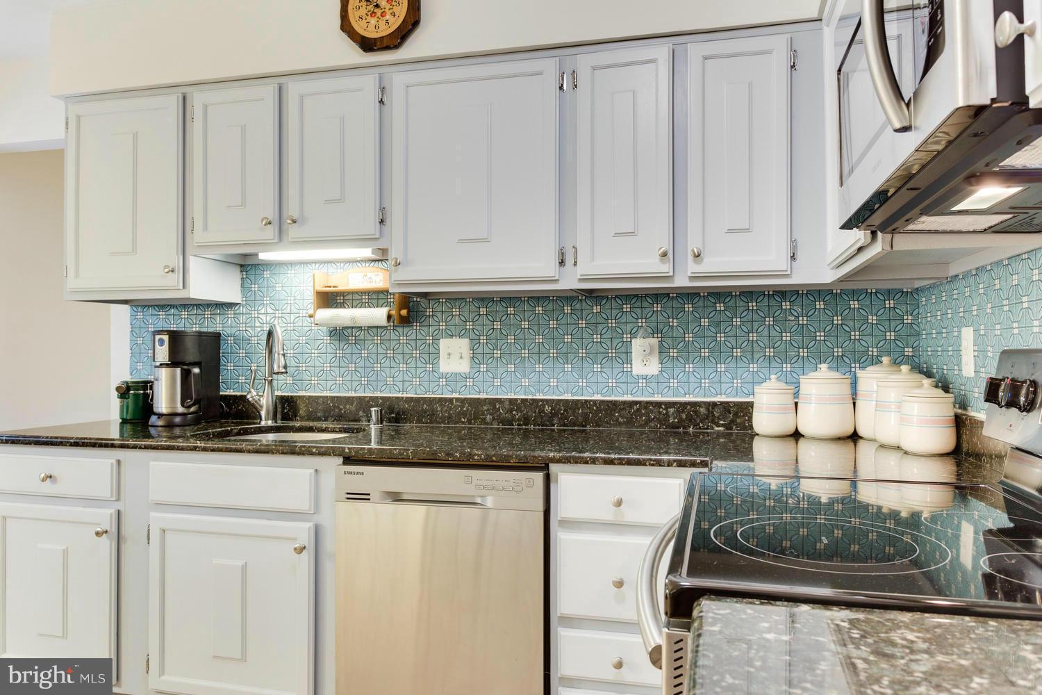 7132 Hamor Lane Springfield, VA 22153 - Photo 12 of 30 Kitchen