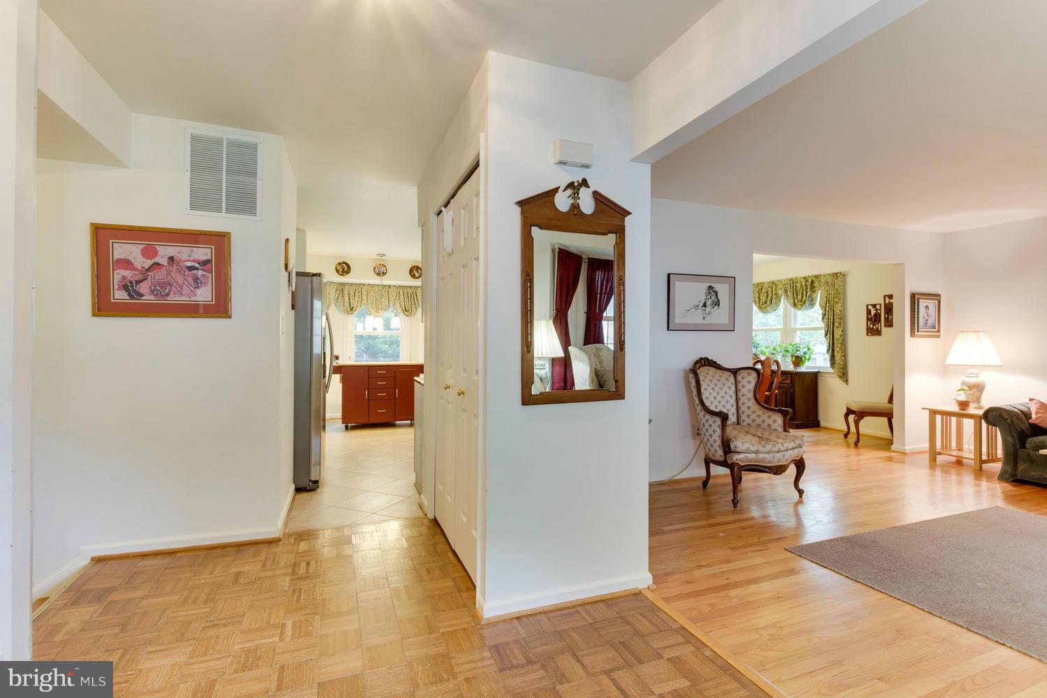 7132 Hamor Lane Springfield, VA 22153 - Photo 4 of 30 Interior (General)