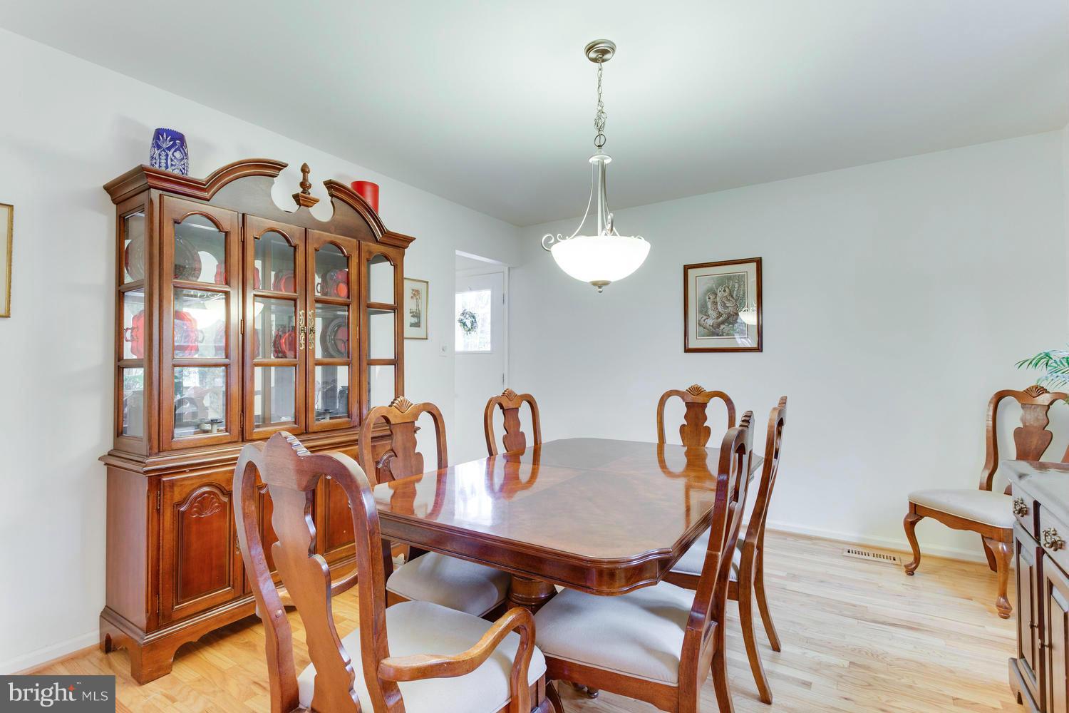 7132 Hamor Lane Springfield, VA 22153 - Photo 7 of 30 Dining Room