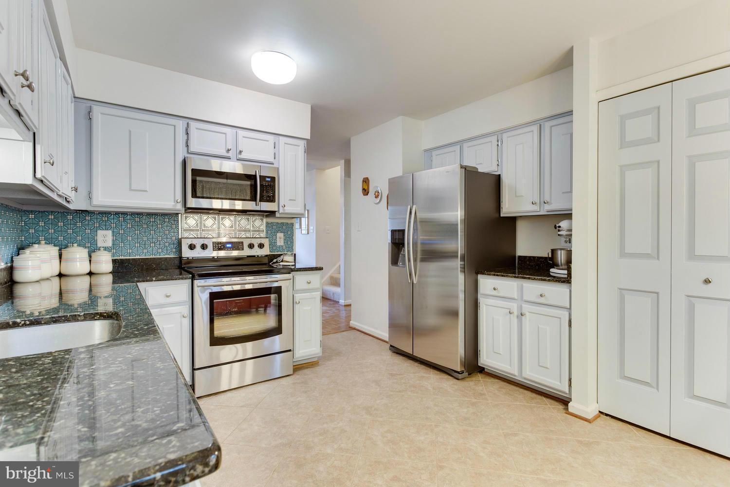 7132 Hamor Lane Springfield, VA 22153 - Photo 8 of 30 Kitchen