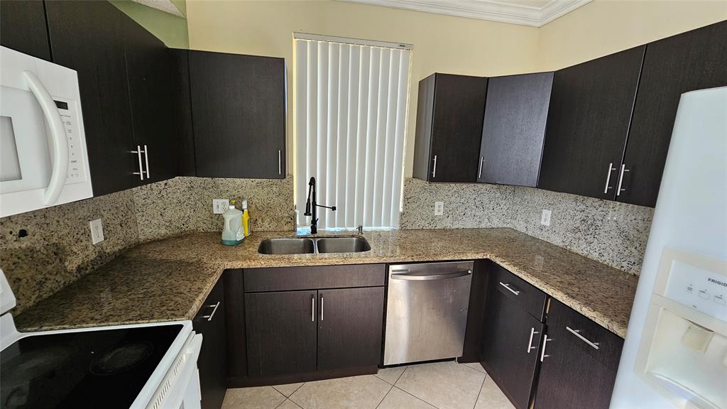 6960 Southwest 39th Street, Unit E101 Davie, FL 33314 - Photo 4 of 15