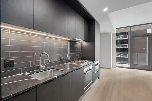 $2,450 | 44 East Avenue, Unit 2306, Austin, TX 78701
