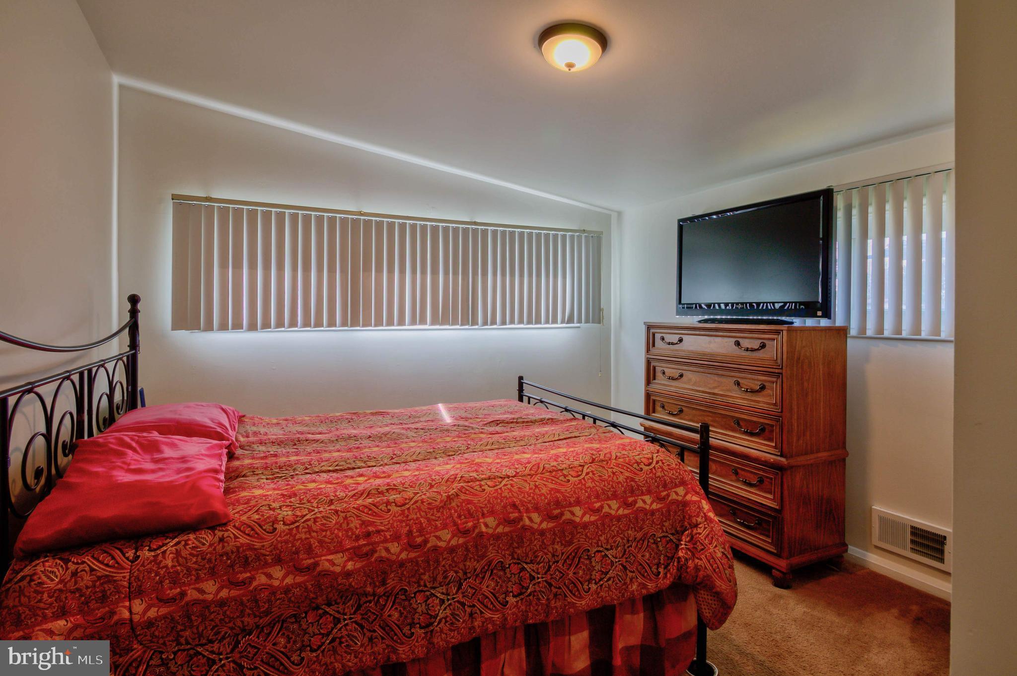 4124 Ronis Road Baltimore, MD 21208 - Photo 12 of 23