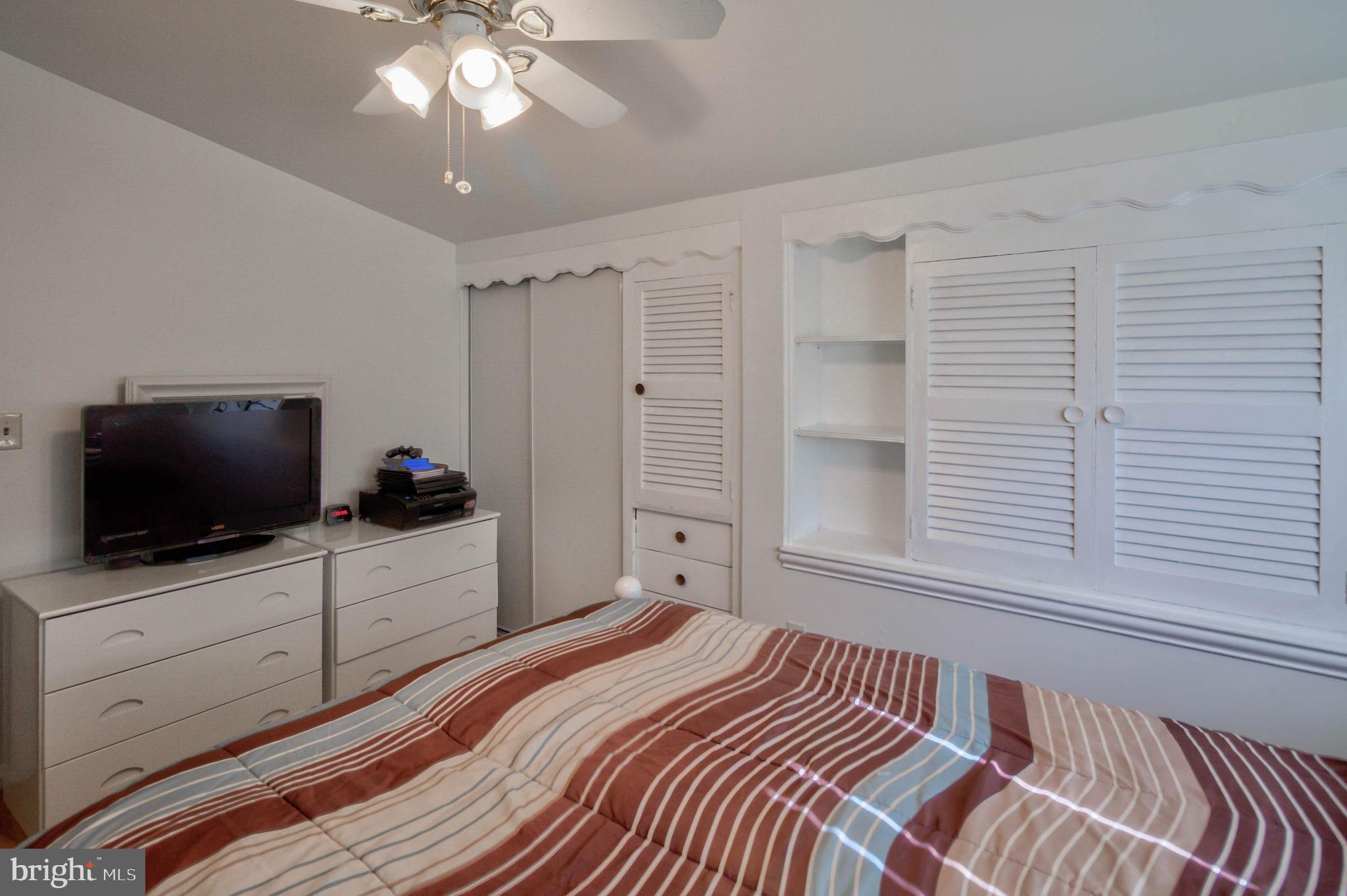 4124 Ronis Road Baltimore, MD 21208 - Photo 15 of 23 Built-ins