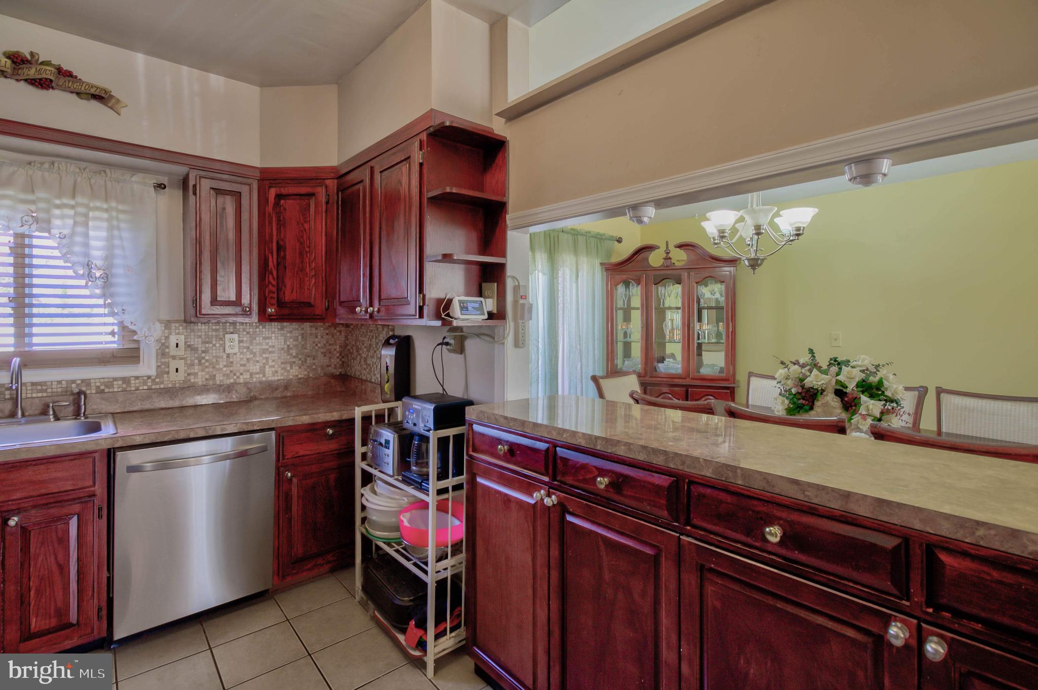 4124 Ronis Road Baltimore, MD 21208 - Photo 8 of 23 Opens to the dining room