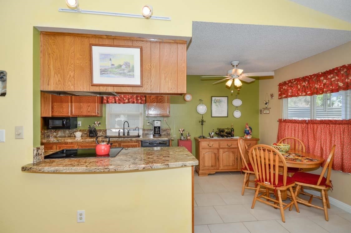 3521 Chauncey Road Oceanside, CA 92056 - Photo 9 of 24 Breakfast Bar & Nook