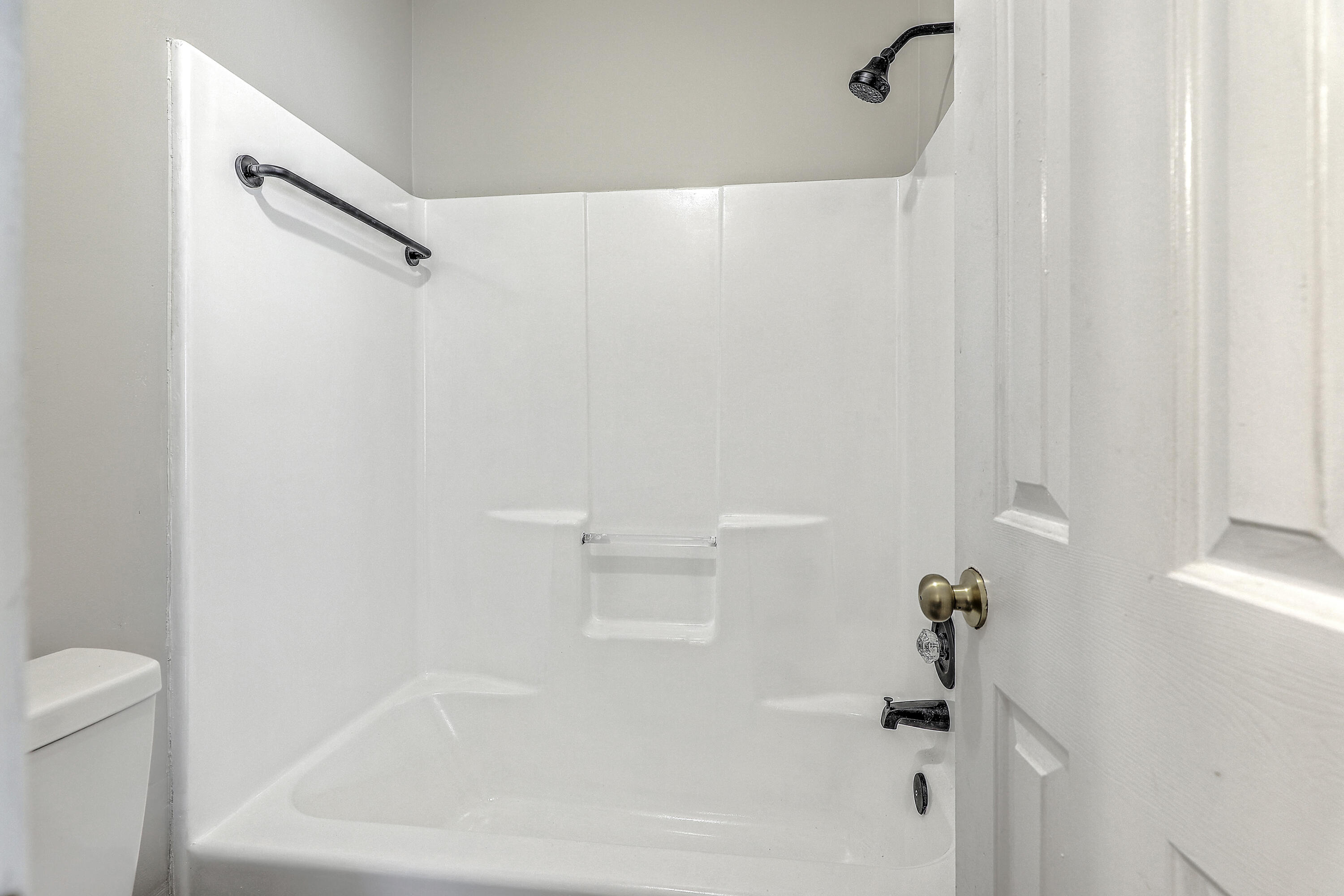 201 Two Hitch Road Goose Creek, SC 29445 - Photo 14 of 29 Tub / shower combo