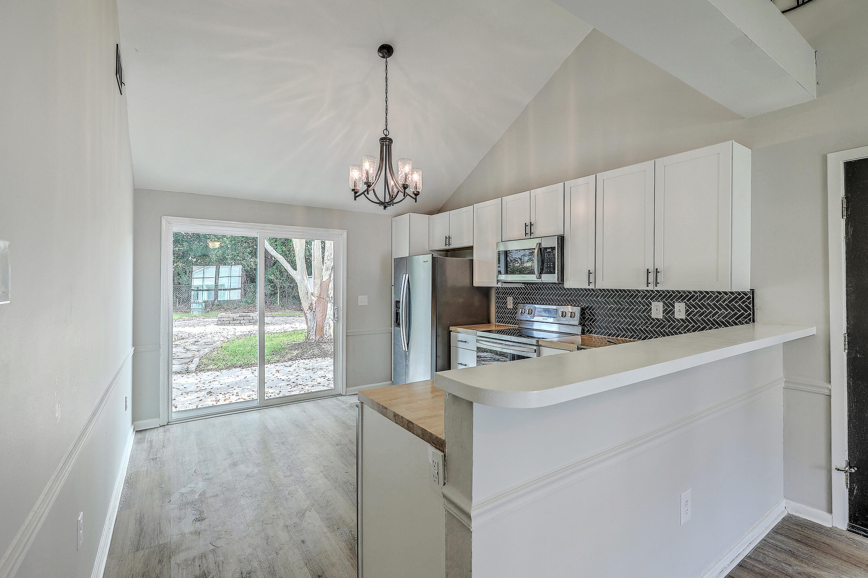 201 Two Hitch Road Goose Creek, SC 29445 - Photo 6 of 29 Eat-in kitchen