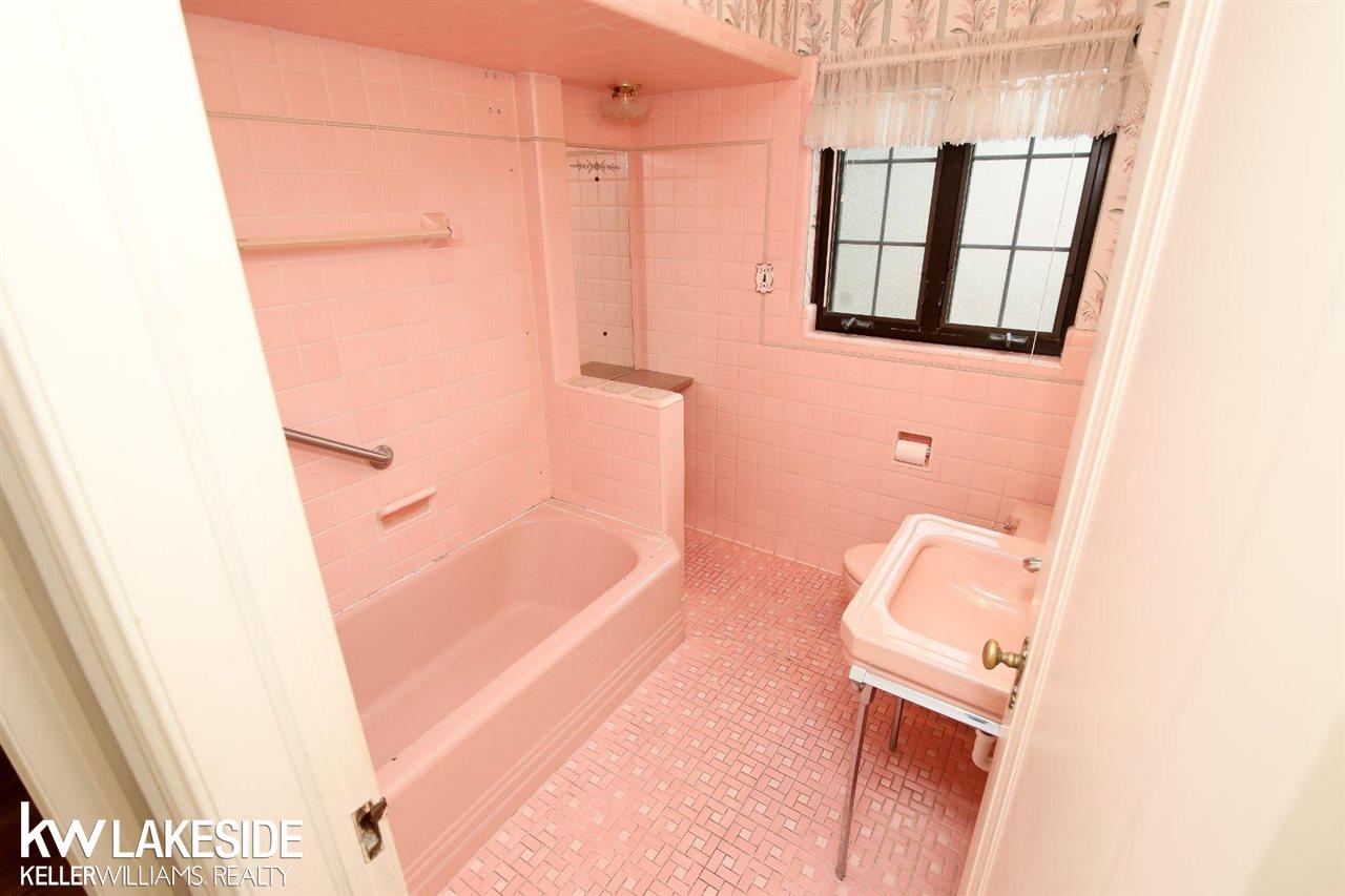 963 Roslyn Road Grosse Pointe Woods, MI 48236 - Photo 20 of 30