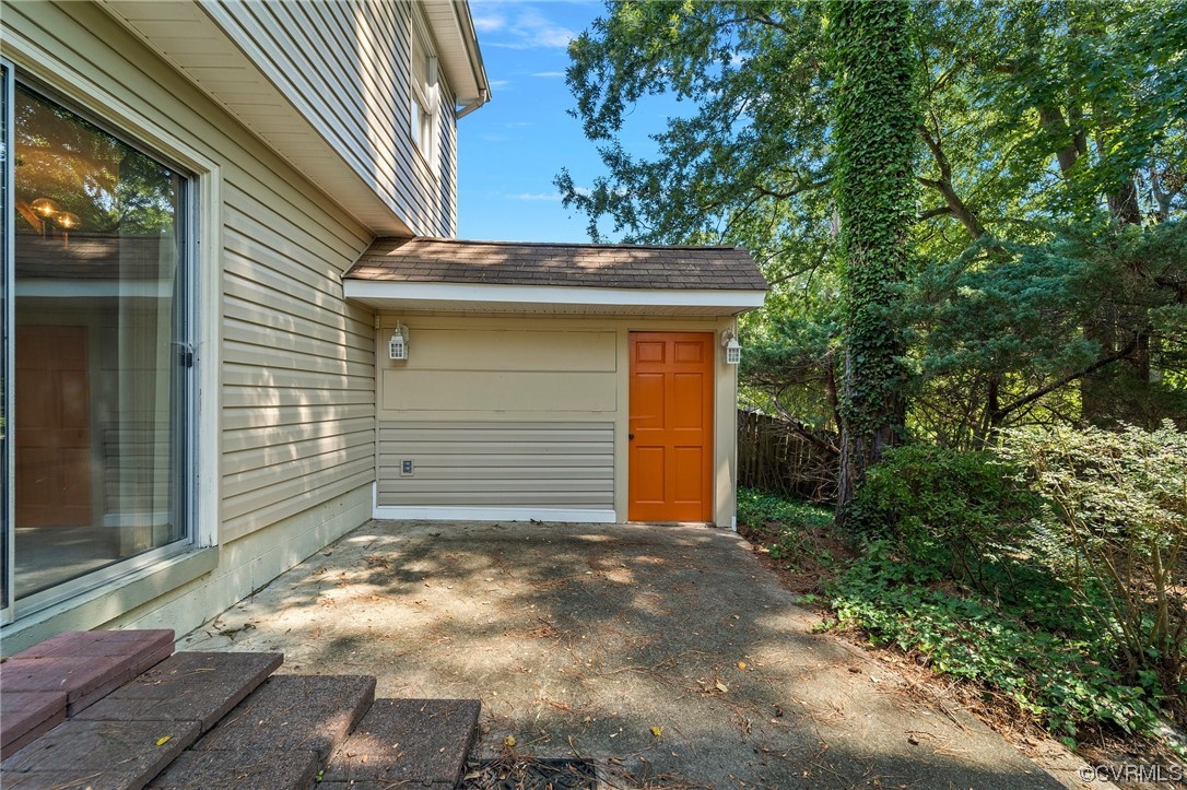 401 Nottingham Drive Colonial Heights, VA 23834 - Photo 43 of 44 a view of a house with a small yard