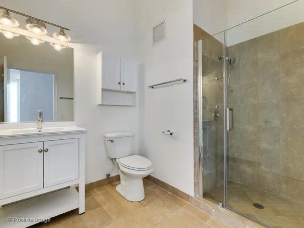 $5,500 | 757 North Orleans Street, Unit 2204, Chicago, IL 60654