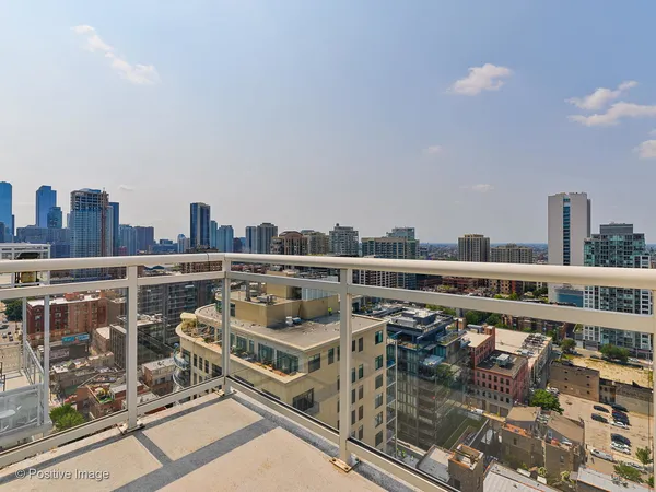 $5,500 | 757 North Orleans Street, Unit 2204, Chicago, IL 60654