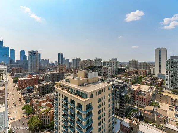 $5,500 | 757 North Orleans Street, Unit 2204, Chicago, IL 60654