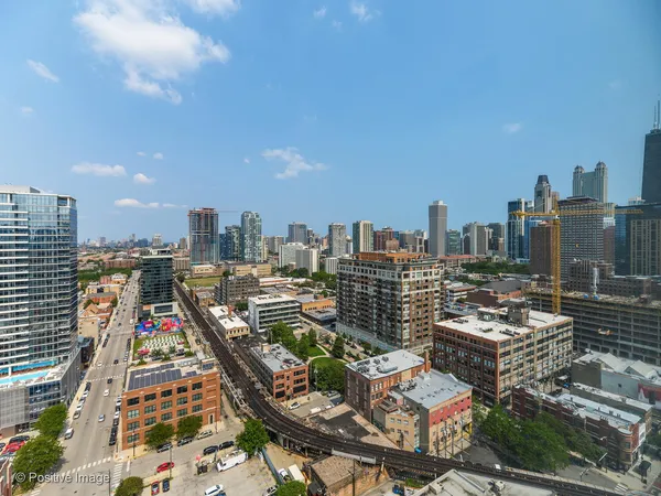 $5,500 | 757 North Orleans Street, Unit 2204, Chicago, IL 60654