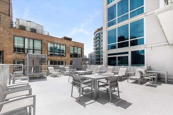 $5,500 | 757 North Orleans Street, Unit 2204, Chicago, IL 60654