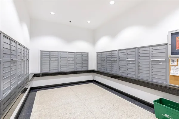 $5,500 | 757 North Orleans Street, Unit 2204, Chicago, IL 60654