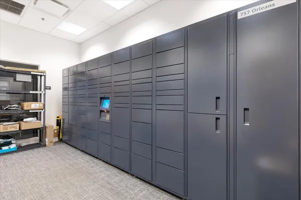 $5,500 | 757 North Orleans Street, Unit 2204, Chicago, IL 60654