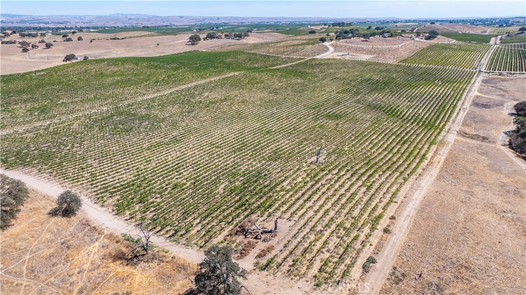 4825 Mill Road Paso Robles, CA 93446 - Photo 25 of 35 an aerial view of a houses with a outdoor space