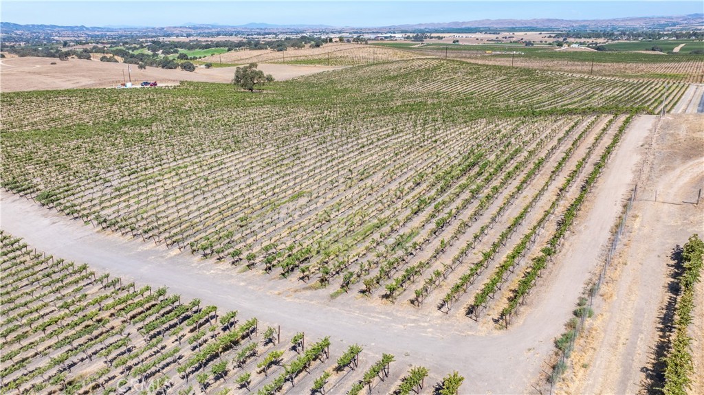 4825 Mill Road Paso Robles, CA 93446 - Photo 8 of 35 a view of an ocean beach