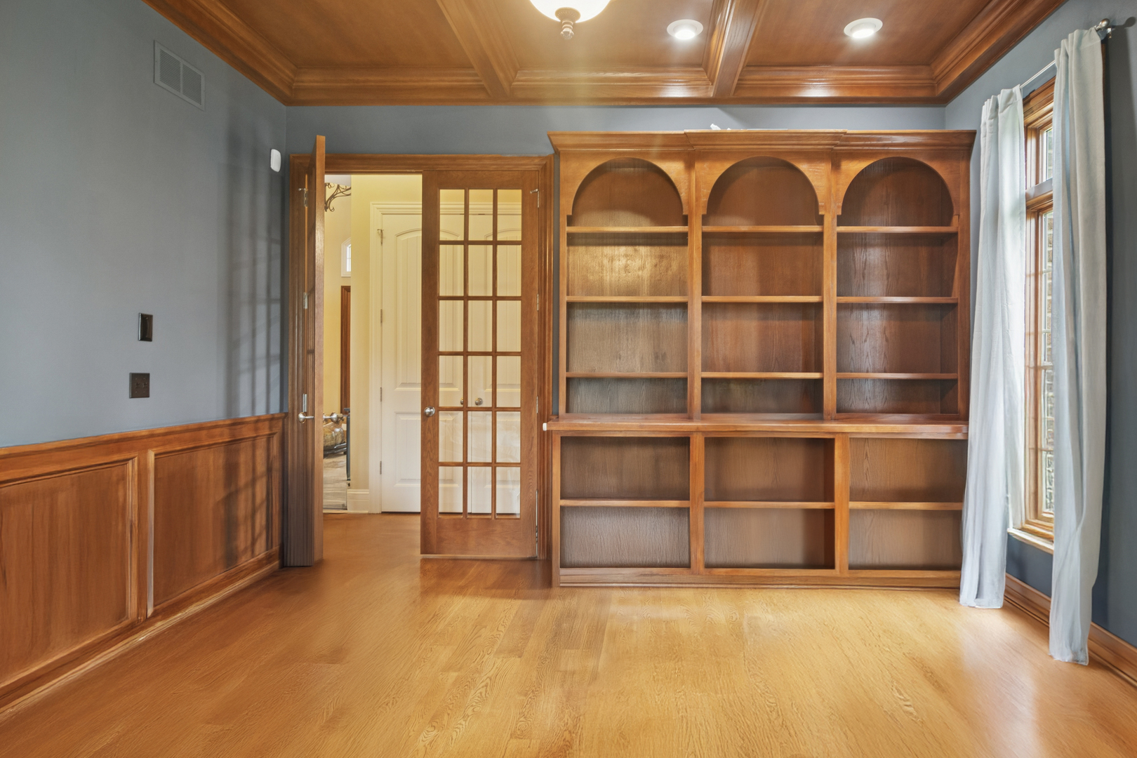 22292 North Prairie Lane Kildeer, IL 60047 - Photo 31 of 85 a view of an empty room with a window