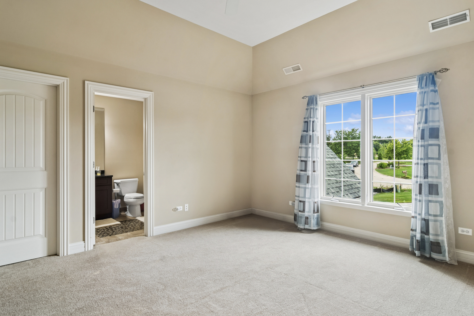 22292 North Prairie Lane Kildeer, IL 60047 - Photo 49 of 85 a view of an empty room with a window