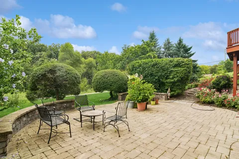 $1,250,000 | 22292 North Prairie Lane, Kildeer, IL 60047