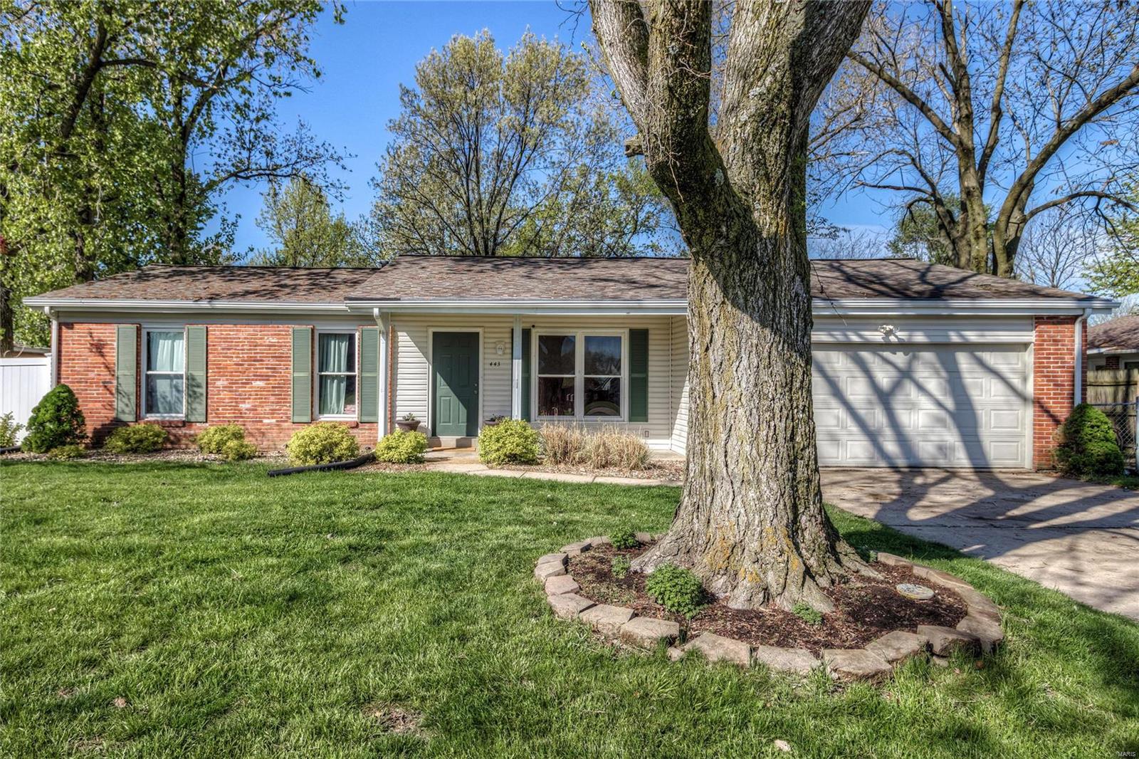 443 Woodcliff Manor Road St. Charles, MO 63303 - Photo 1 of 20
