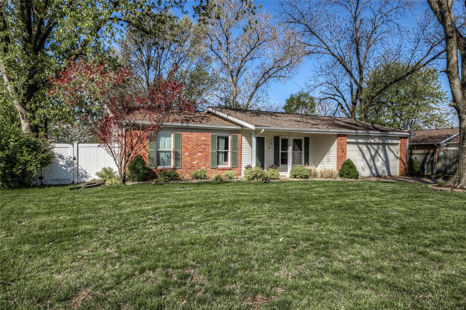 443 Woodcliff Manor Road St. Charles, MO 63303 - Photo 2 of 20