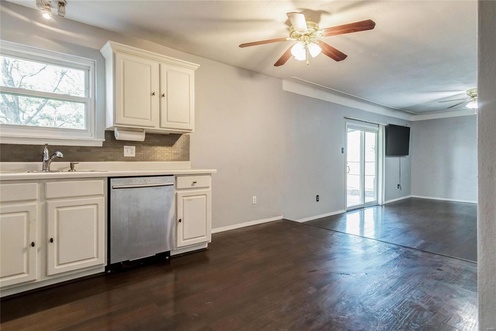 443 Woodcliff Manor Road St. Charles, MO 63303 - Photo 6 of 20