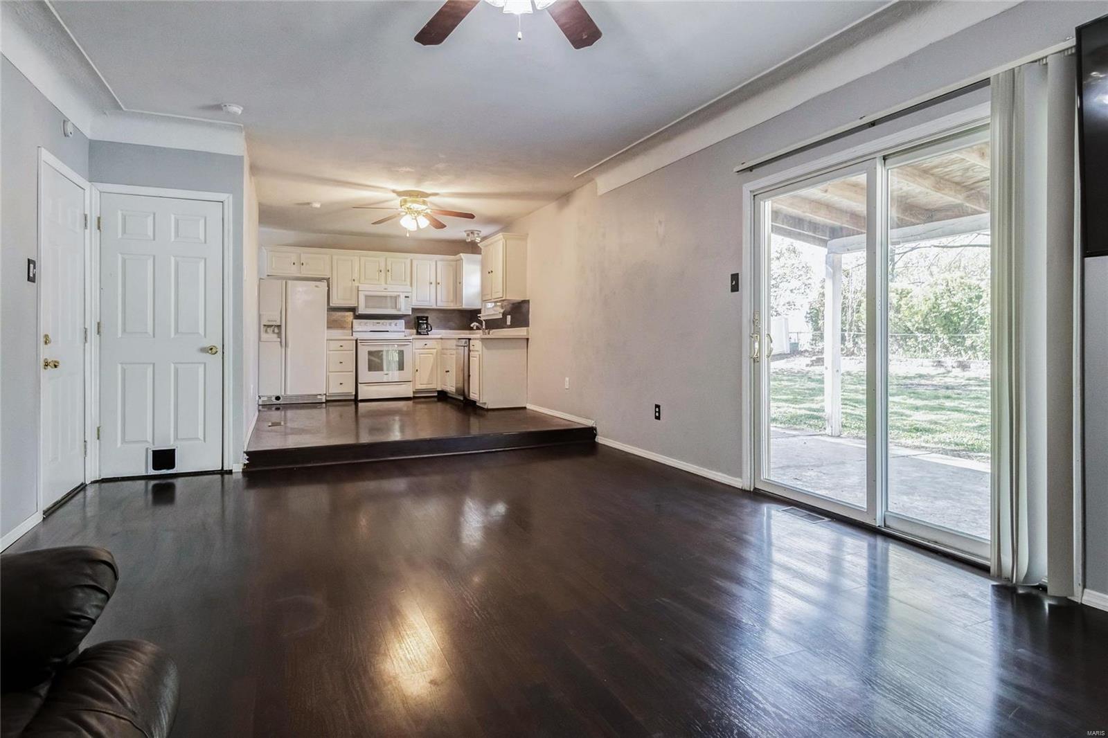 443 Woodcliff Manor Road St. Charles, MO 63303 - Photo 8 of 20