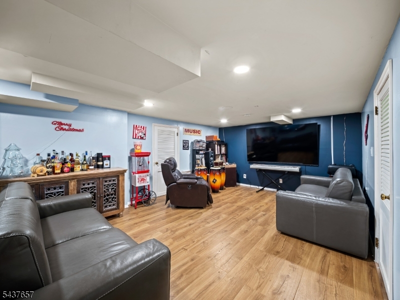 17 Ravine Court Clifton, NJ 07013 - Photo 38 of 46