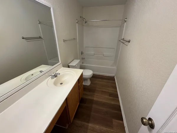 $1,995 | 6821 Riverwood, Live Oak, TX 78233