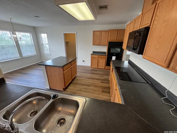 $1,995 | 6821 Riverwood, Live Oak, TX 78233