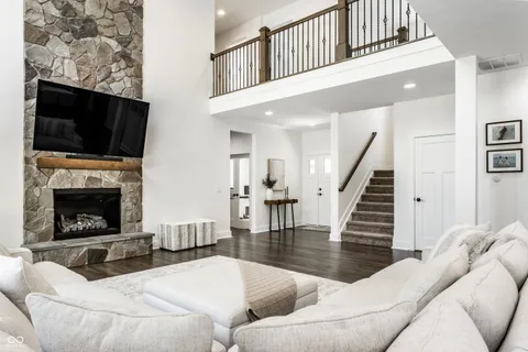 $975,000 | 7716 Traders Hollow Lane, Indianapolis, IN 46278