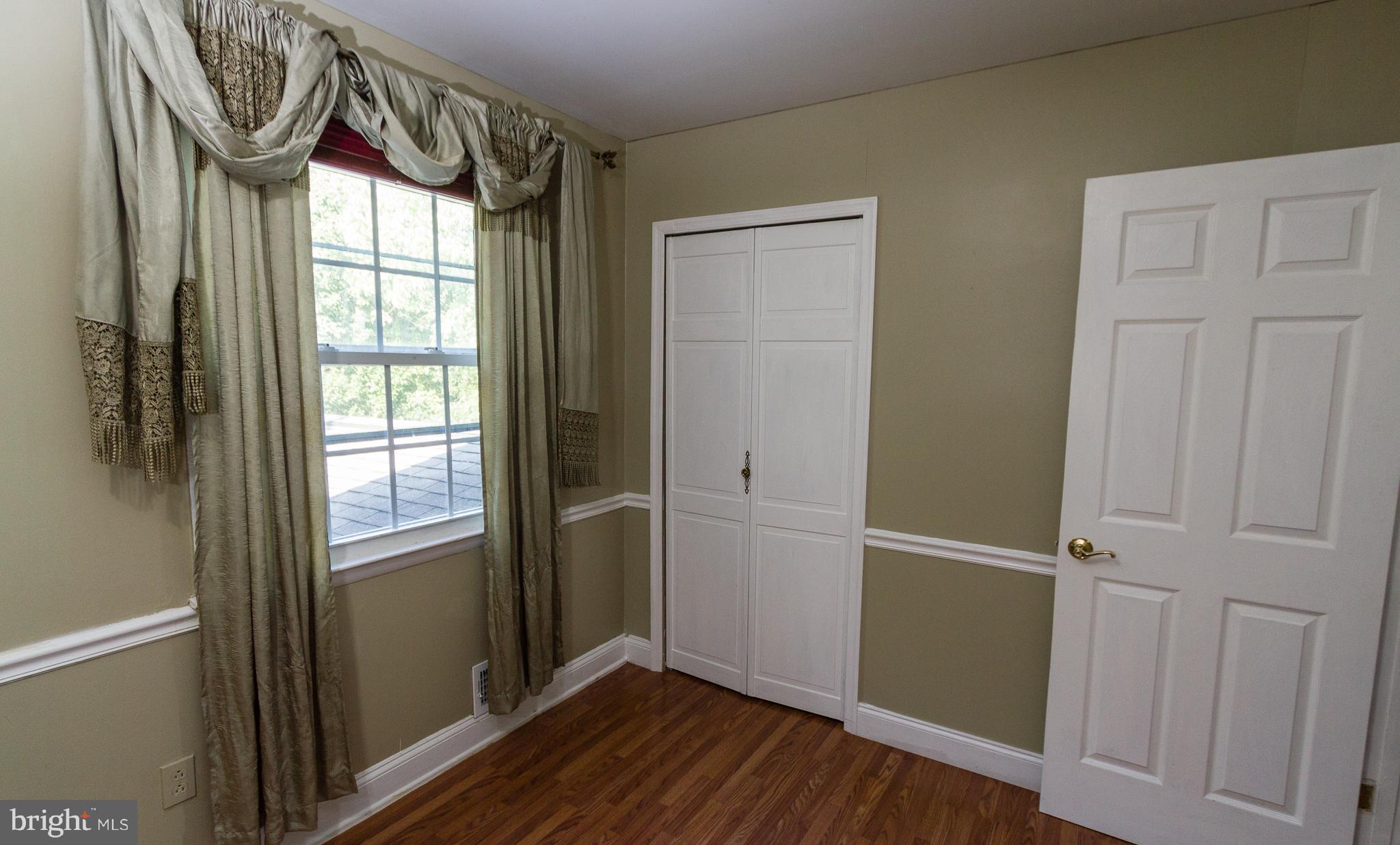 2110 Cider Mill Road Baltimore, MD 21234 - Photo 23 of 30 Bedroom - Chair rail