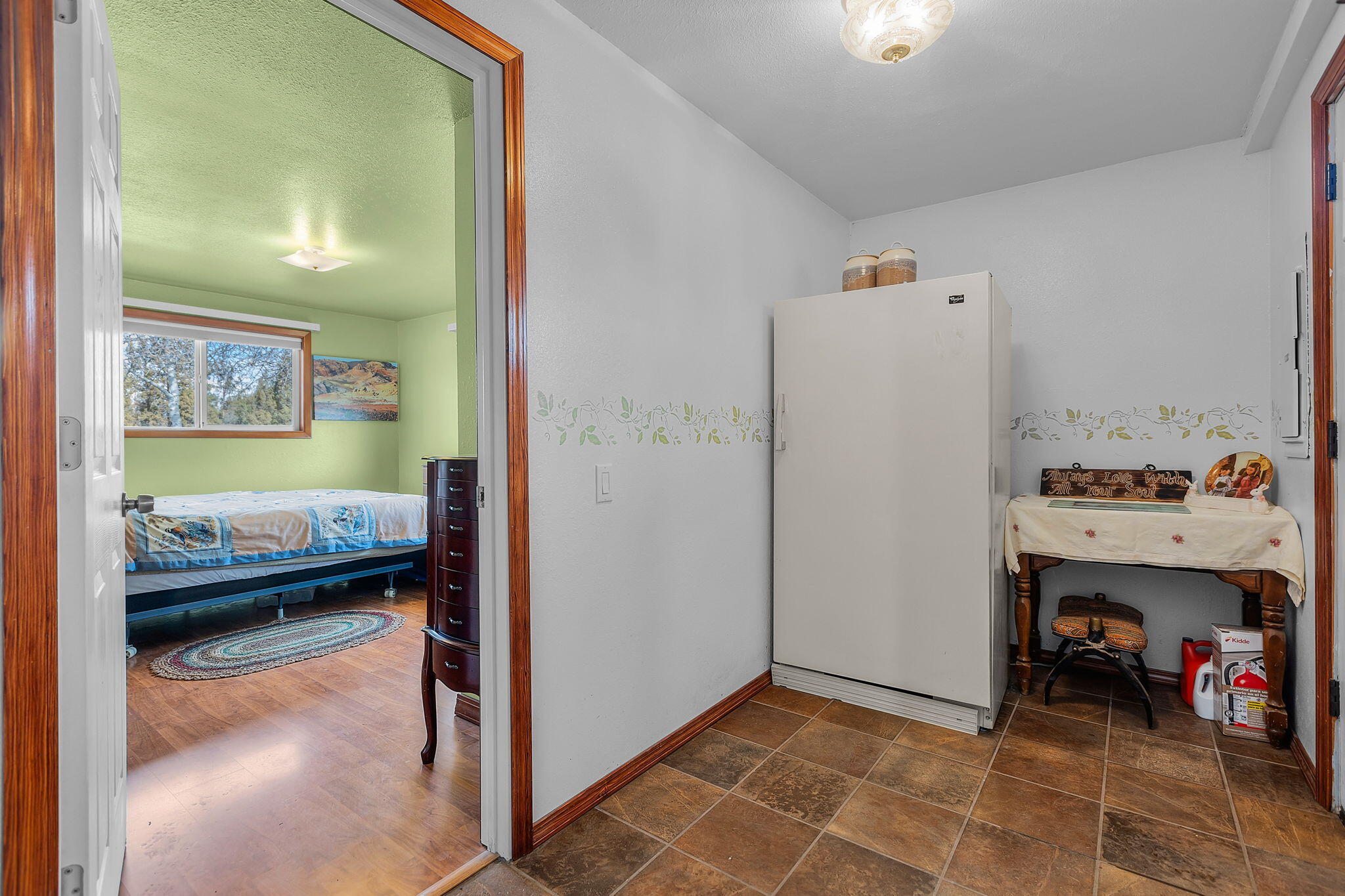 1925 Northwest 53rd Street Redmond, OR 97756 - Photo 23 of 42 2024_11_14_1925_nw_53rd_st_rdm-20