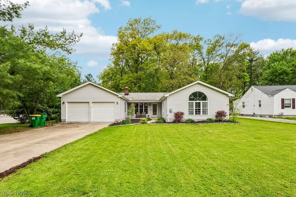 $340,000 | 2846 Stark Drive, Willoughby Hills, OH 44094