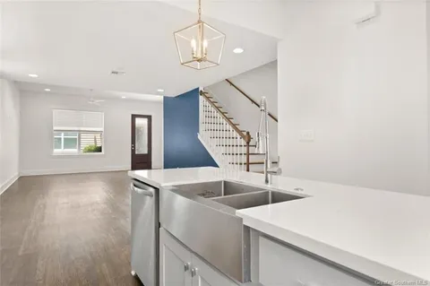 $207,500 | 515 Division Street, Unit 7, Lake Charles, LA 70601