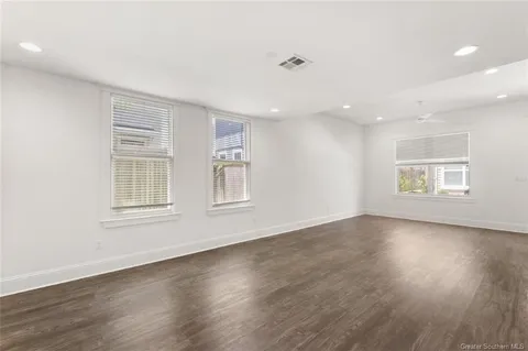 $207,500 | 515 Division Street, Unit 7, Lake Charles, LA 70601