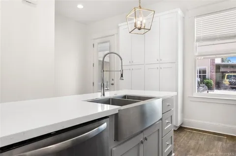 $207,500 | 515 Division Street, Unit 7, Lake Charles, LA 70601