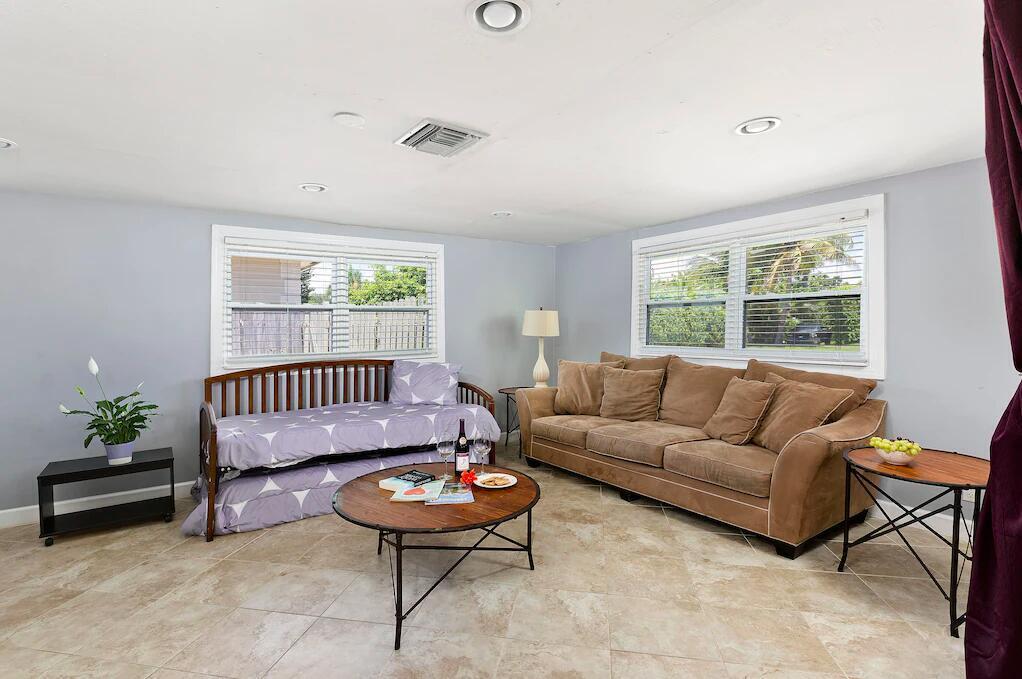 272 Northwest 45th Street Boca Raton, FL 33431 - Photo 11 of 24 20220802223520495646000000-o