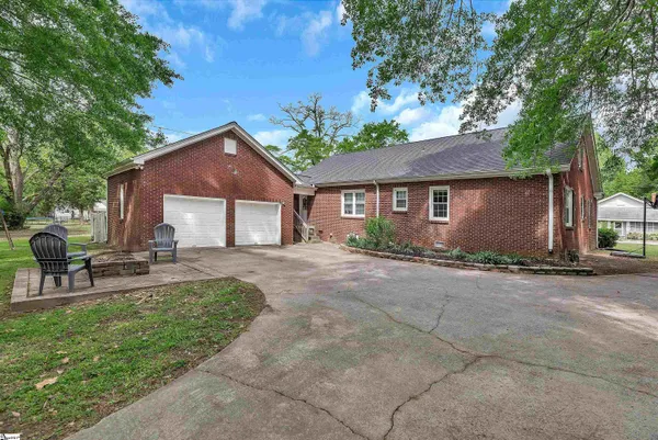 $309,900 | 25 Central Avenue, Honea Path, SC 29654