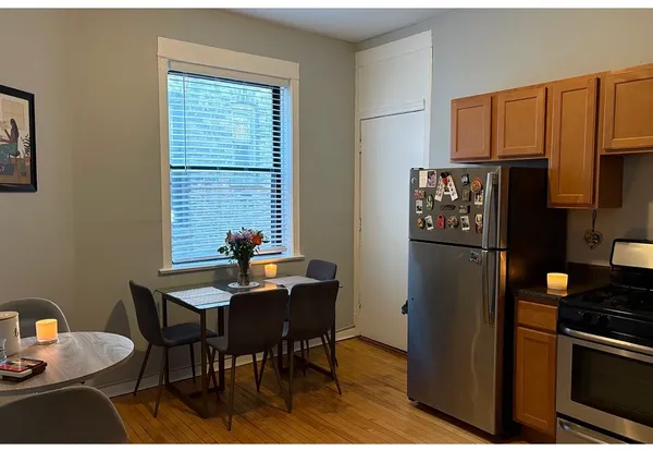 $2,095 | 917 West Waveland Avenue, Unit 1C, Chicago, IL 60613