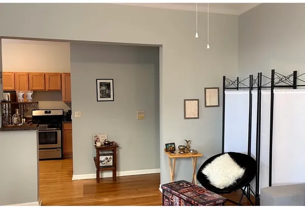 $2,095 | 917 West Waveland Avenue, Unit 1C, Chicago, IL 60613