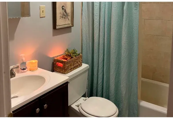 $2,095 | 917 West Waveland Avenue, Unit 1C, Chicago, IL 60613