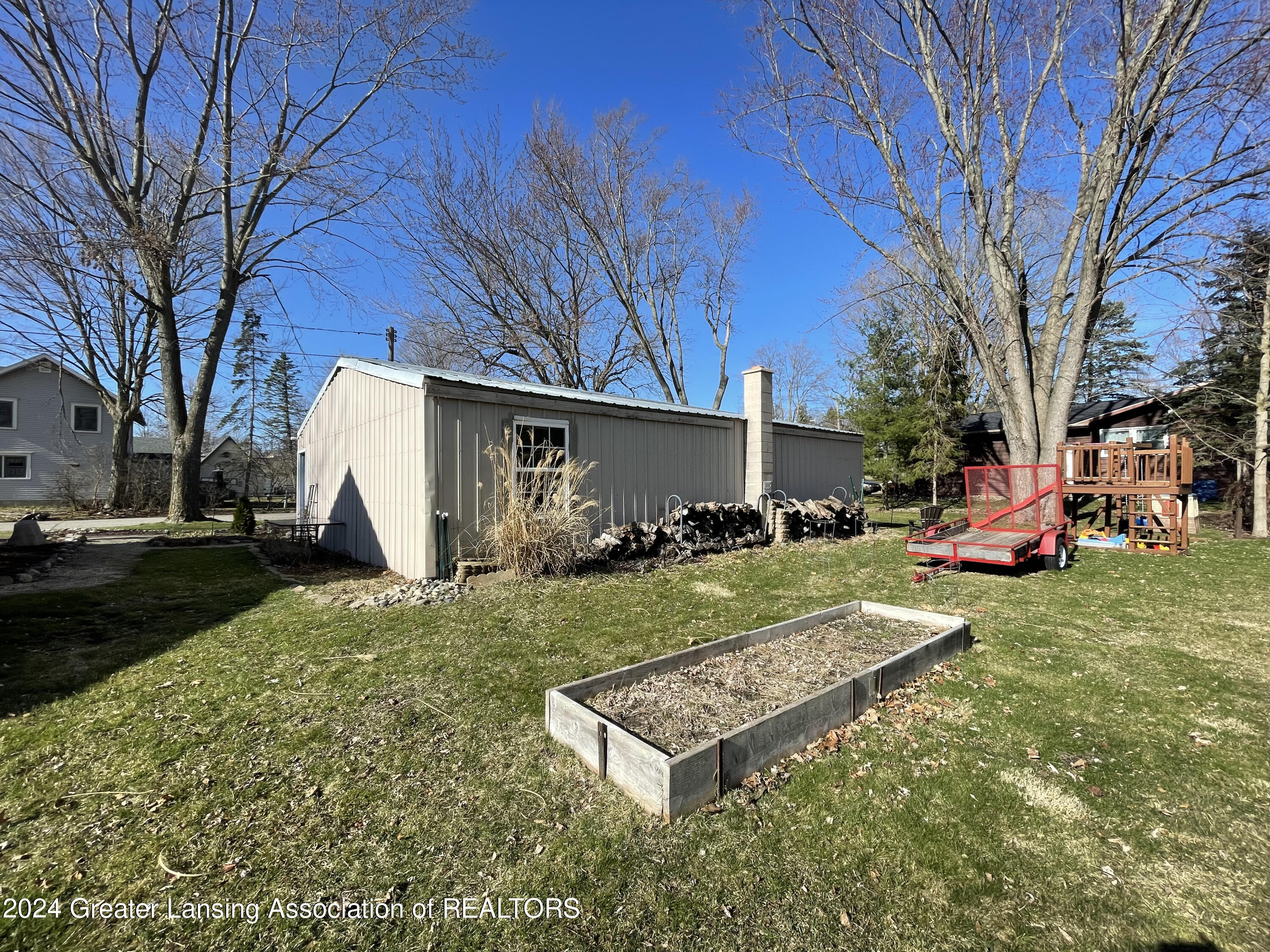 207 East Washington Street Dimondale, MI 48821 - Photo 5 of 41 Back of garage
