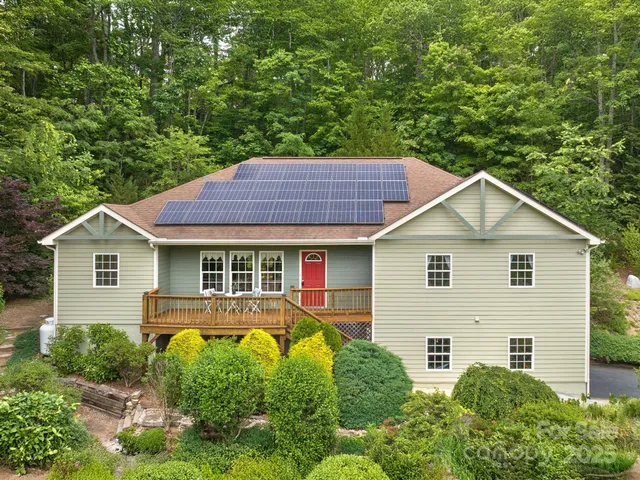 a view of a yard in front of a house