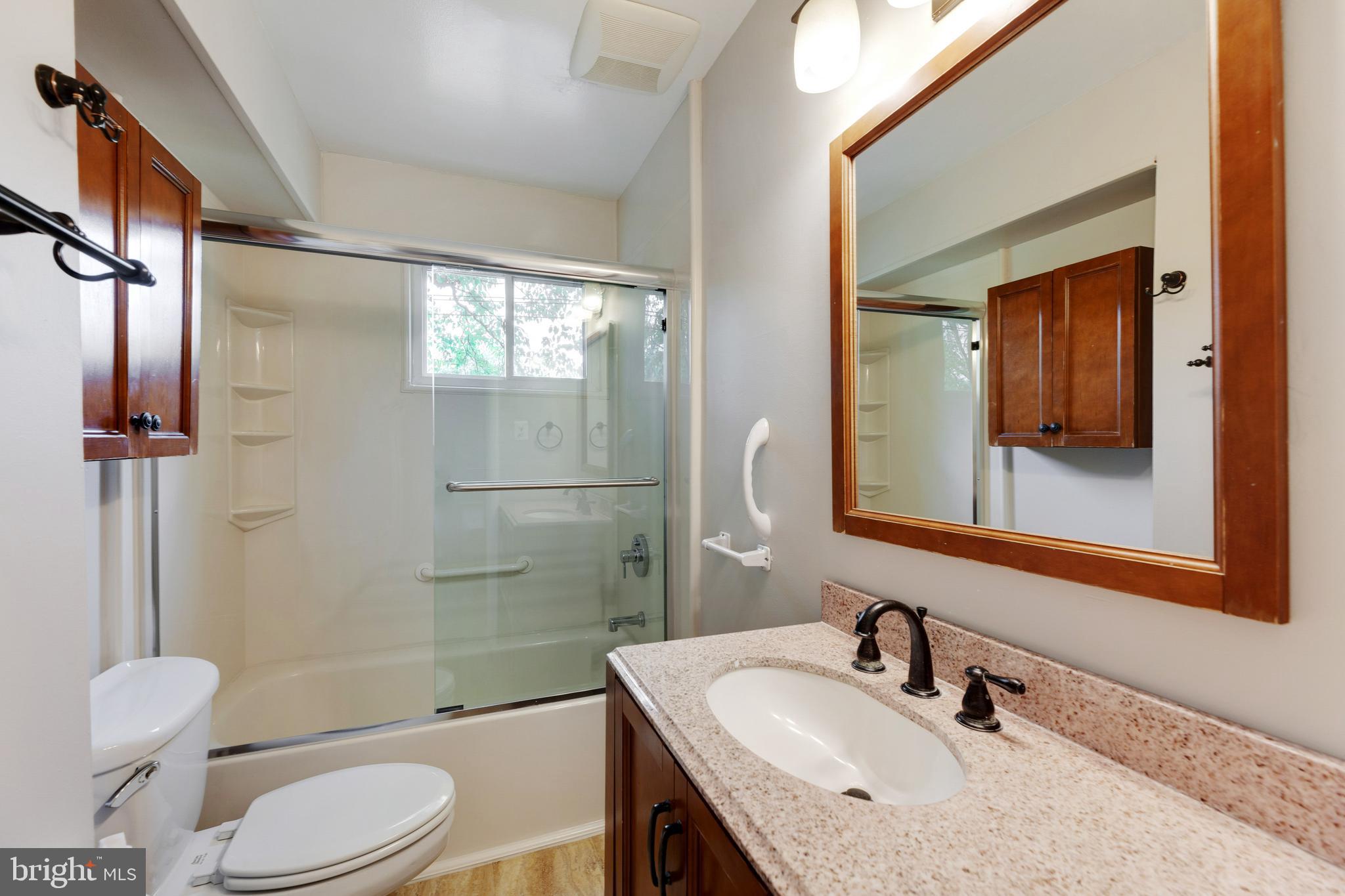 4217 Sideburn Road Fairfax, VA 22030 - Photo 22 of 40 Upper Level Full Bathroom