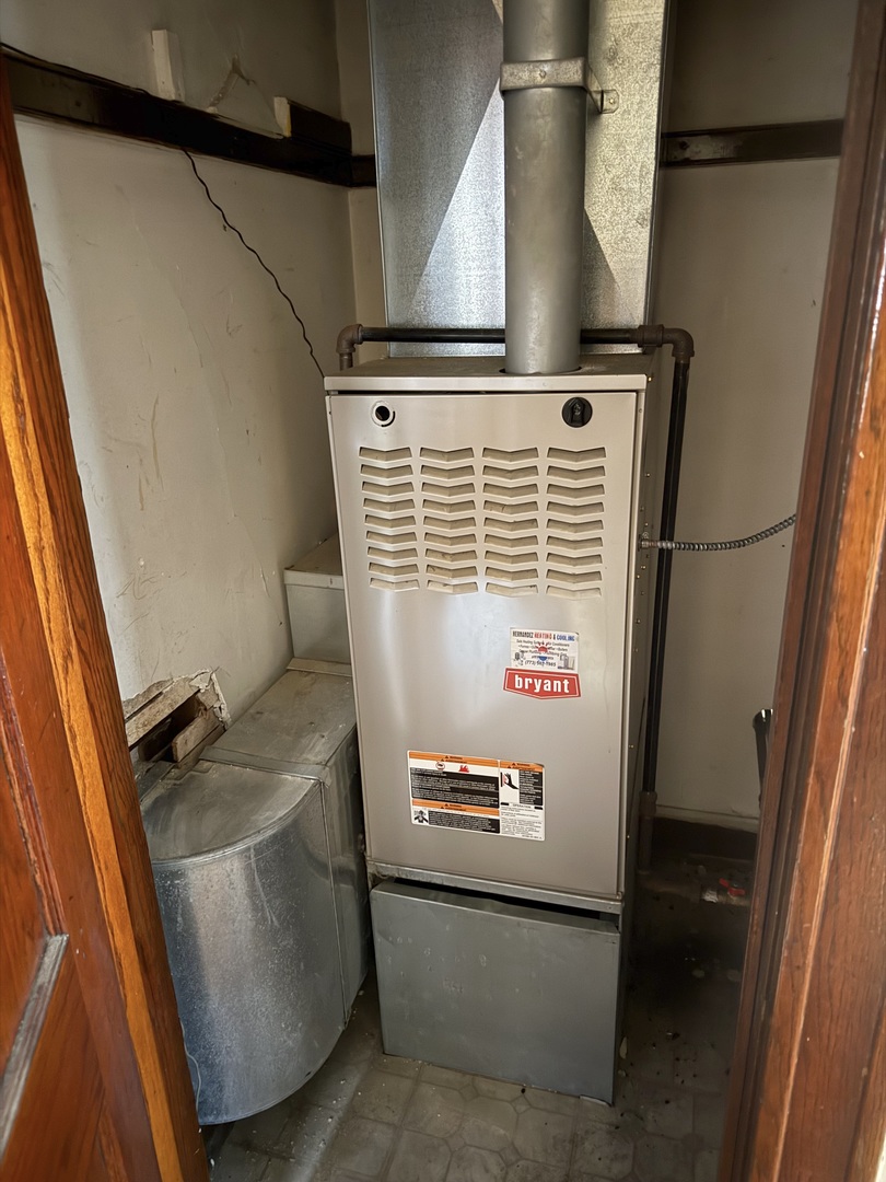 741 North Trumbull Avenue Chicago, IL 60624 - Photo 20 of 28